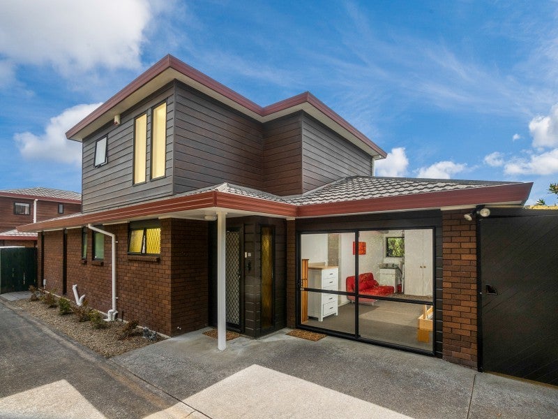 9B Wainui Avenue, Point Chevalier, Auckland - Carousel 1
