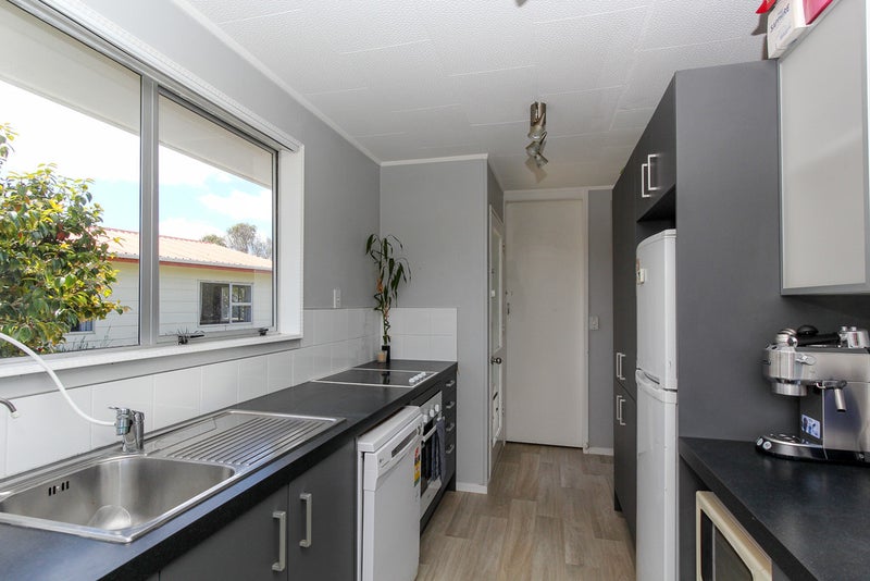217 Parklands Avenue, Bell Block, New Plymouth - Carousel 2