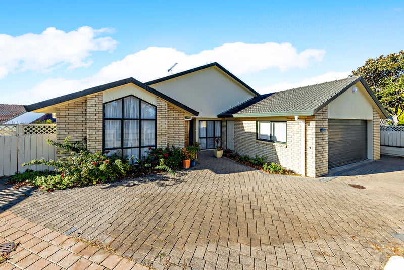 240 Botany Road, Golflands, Auckland - Carousel 2