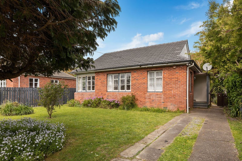 62 Waddington Drive, Naenae, Lower Hutt - Carousel 1