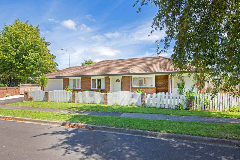 2 Lochend Place, Highland Park, Auckland - Carousel 16