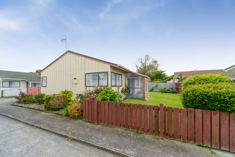 23 Chatsworth Place, Highbury, Palmerston North - Carousel 16