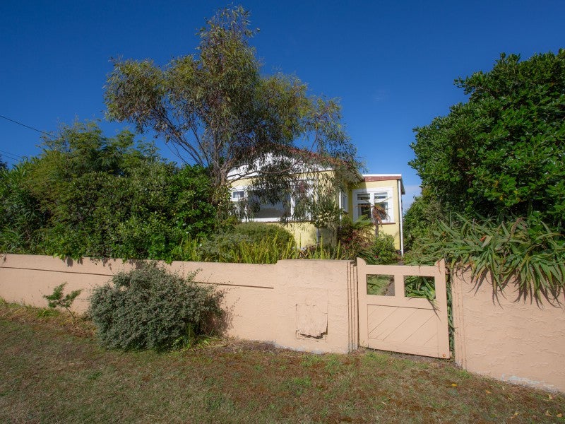 16 Wharemauku Road, Raumati Beach, Paraparaumu - Carousel 1