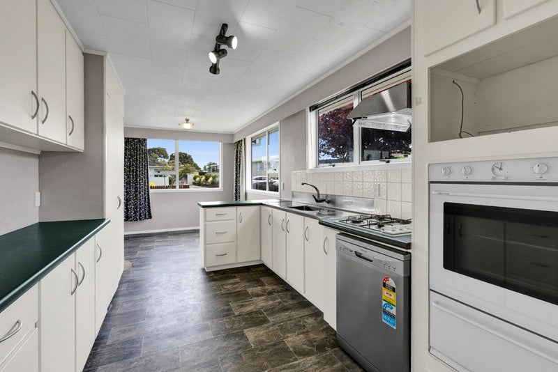 43 Penrith Street, Westown, New Plymouth - Carousel 2