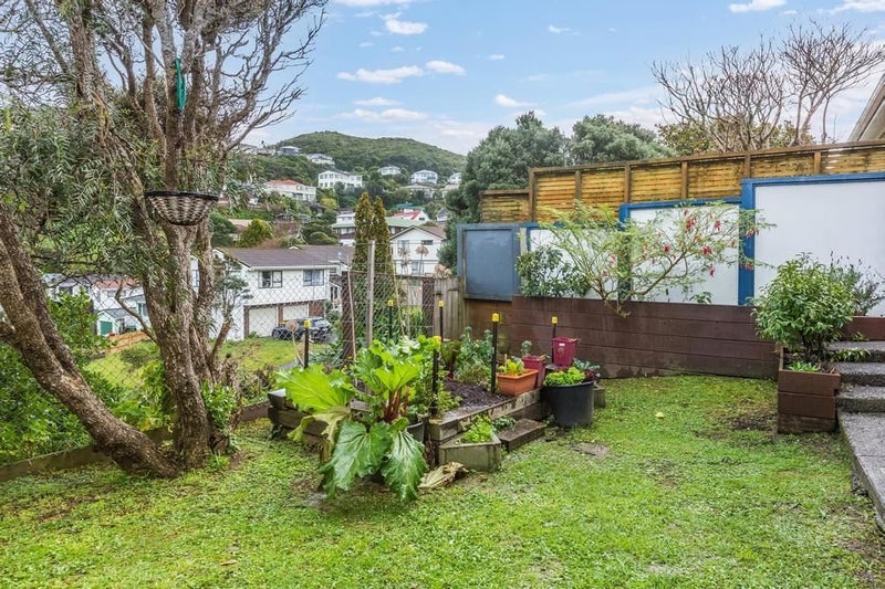 7 Deveron Place, Tawa, Wellington - Carousel 21