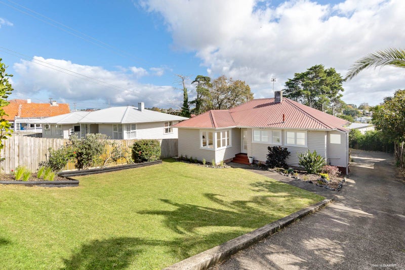 17 Netherton Street, New Windsor, Auckland - Carousel 1