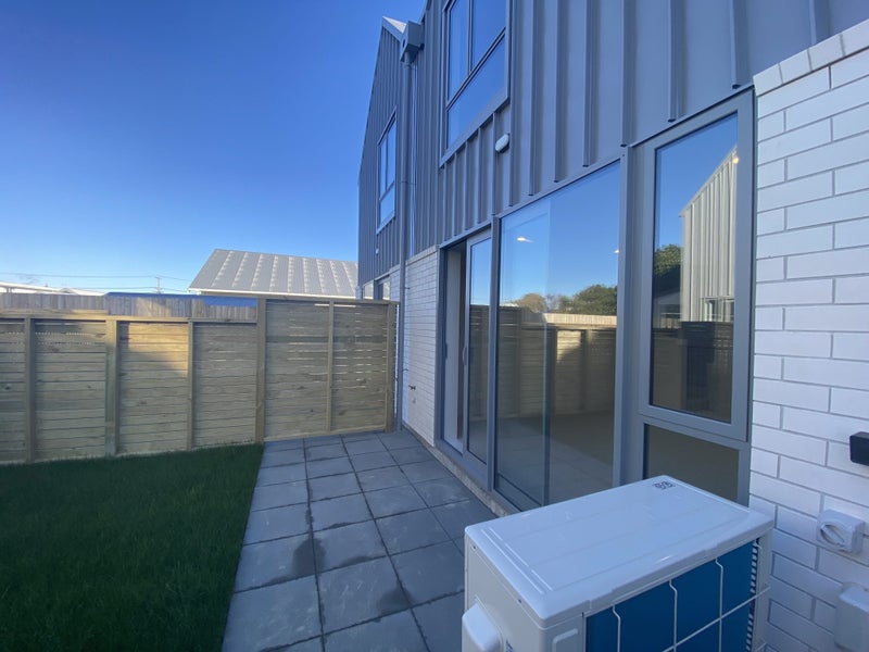 2/130 Richmond Street, Petone, Lower Hutt - Carousel 9