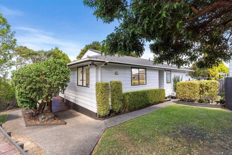 2/63A Colwill Road, Massey, Auckland - Carousel 1