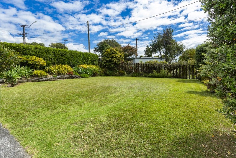 64 Eskdale Road, Birkdale, Auckland - Carousel 2