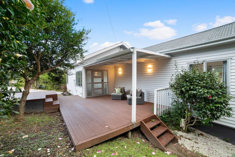 500A Beach Road, Murrays Bay, Auckland - Carousel 1