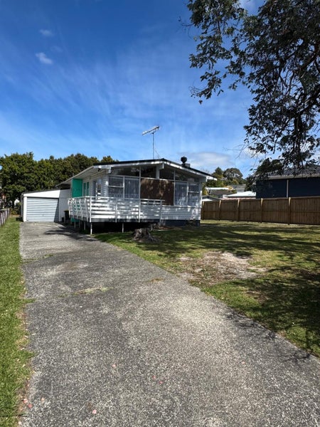 71 Weldene Avenue, Glenfield, Auckland - Carousel 1