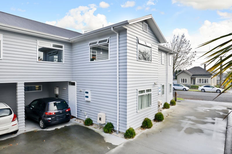 2/60 Wellington Street, Hamilton East, Hamilton - Carousel 1