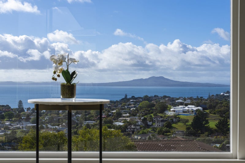 2 Shearwater Rise, Rothesay Bay, Auckland - Carousel 2