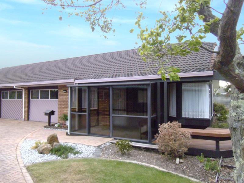 2 Azalea Court, Highbury, Palmerston North - Carousel 1