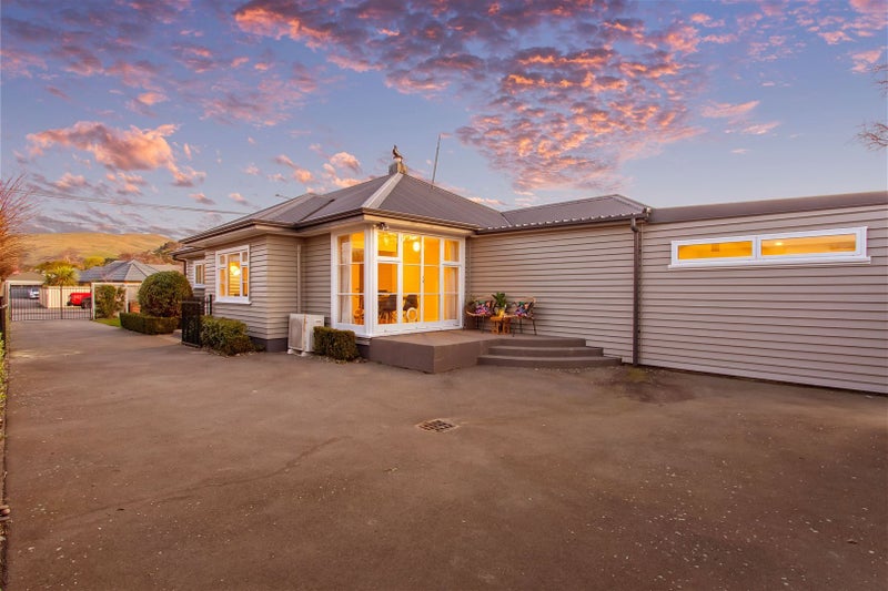 17 Gamblins Road, Saint Martins, Christchurch - Carousel 17