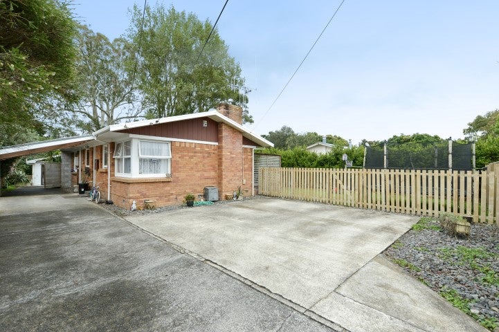 64 Nevada Road, Silverdale, Hamilton - Carousel 1