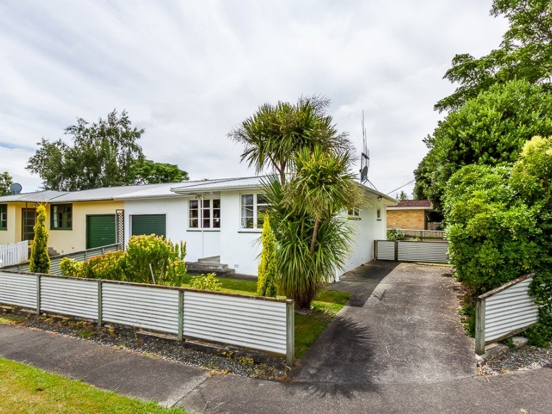 10 McDonald Place, Awapuni, Palmerston North - Carousel 1
