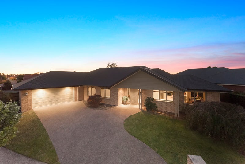 19 Coleraine Drive, Rototuna, Hamilton - Carousel 1