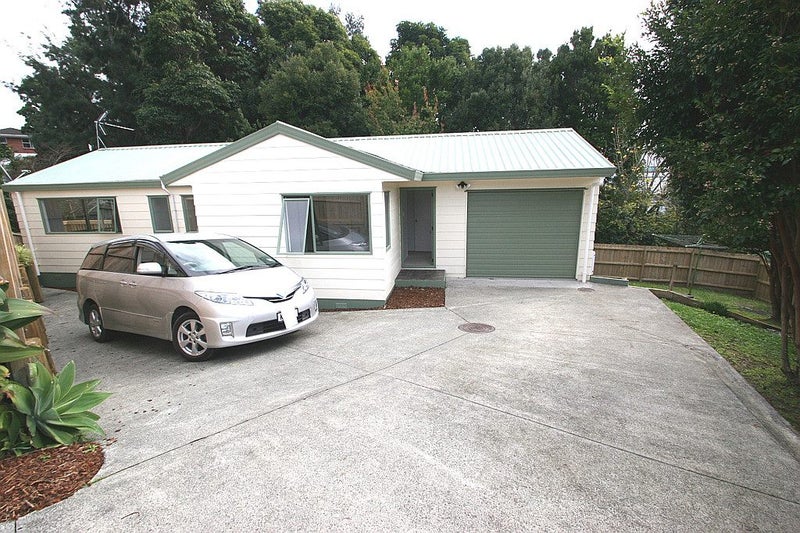 2/6 MULBERRY place, Glenfield, Auckland - Carousel 1
