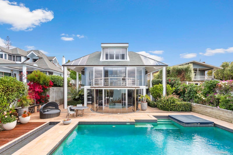 5 Pleasant Place, Mellons Bay, Auckland - Carousel 2