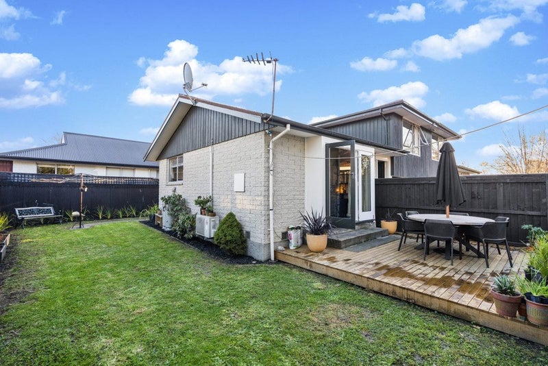 2/176 Riverlaw Terrace, Saint Martins, Christchurch - Carousel 1