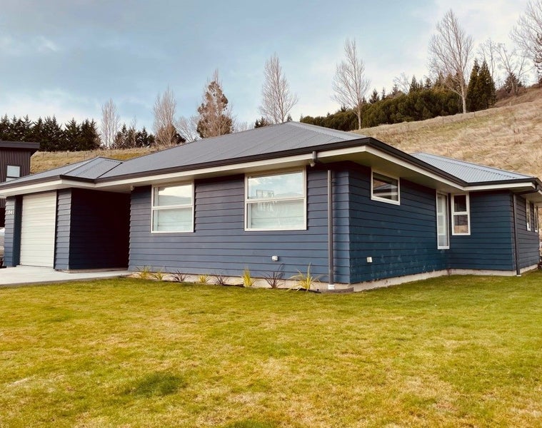 64 Risinghurst Terrace, Lower Shotover, Queenstown - Carousel 1