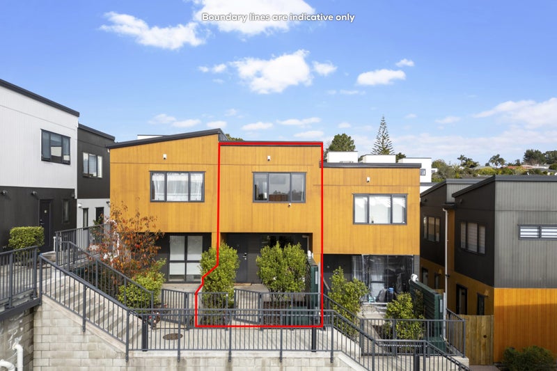 12/18 Hewlett Road, Massey, Auckland - Carousel 1