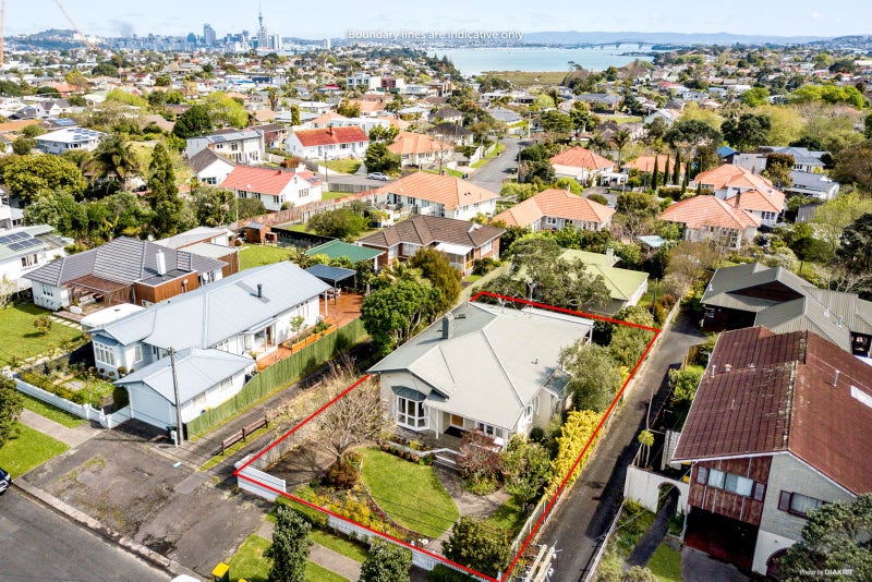 21 Wicklow Road, Narrow Neck, Auckland - Carousel 2