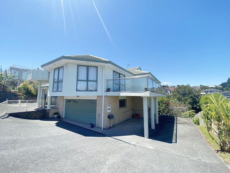 12 Pistachio Place, Goodwood Heights, Auckland - Carousel 1