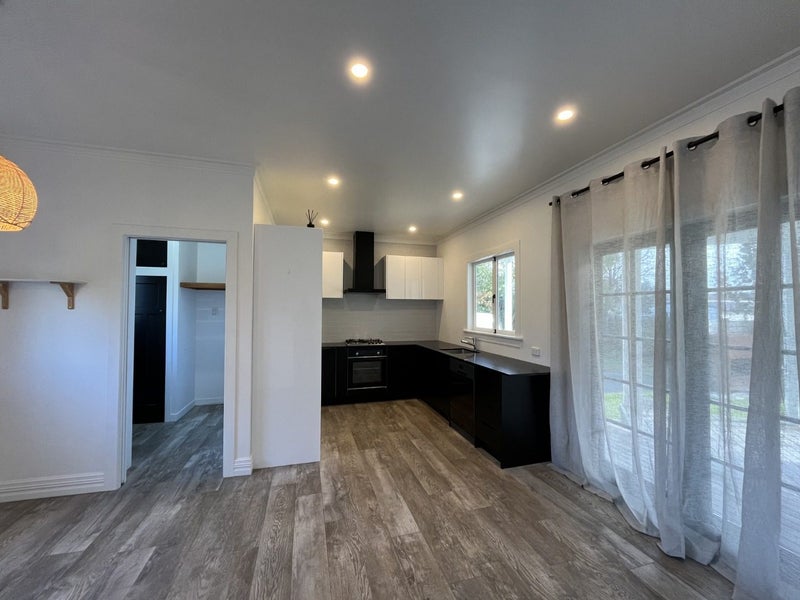 31 Dunk Place, Milson, Palmerston North - Carousel 2