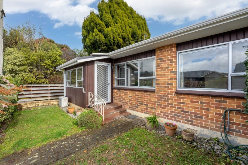 2/31 King Street, Ebdentown, Upper Hutt - Carousel 2