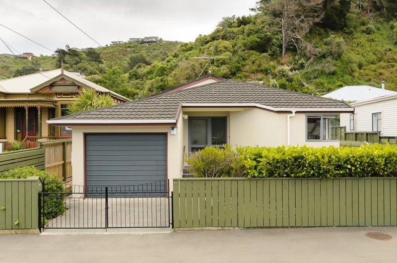 44A Derwent Street, Island Bay, Wellington - Carousel 1
