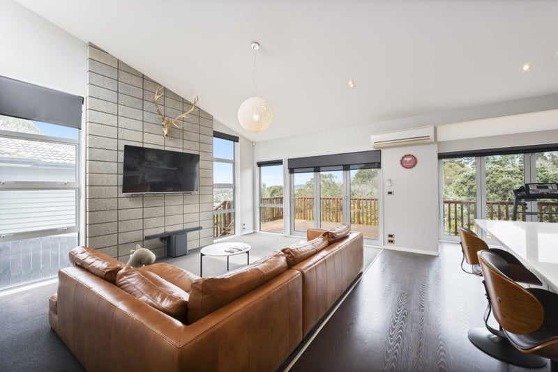 94 Lake Panorama Drive, Henderson Valley, Auckland - Carousel 2