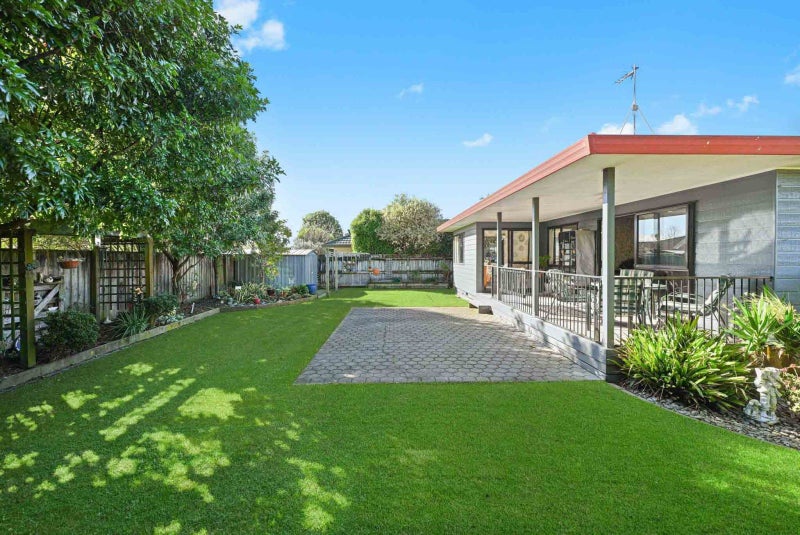 7 Meridian Place, Flagstaff, Hamilton - Carousel 1