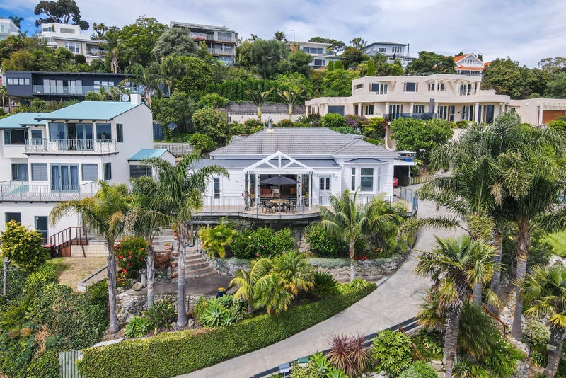 25 Seapoint Road, Bluff Hill, Napier - Carousel 1
