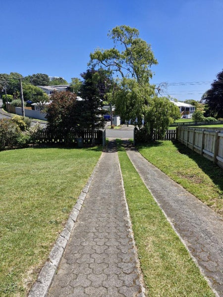 10 Raniera Street, Glen Avon, New Plymouth - Carousel 14