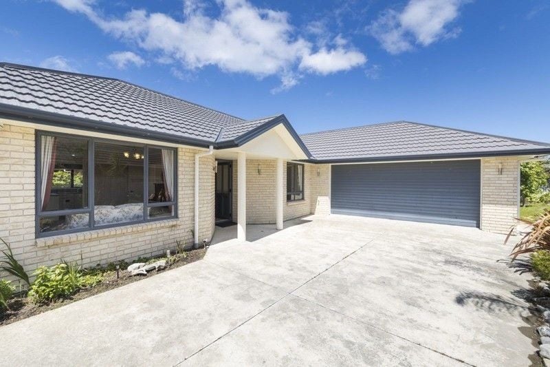 10 Brooklyn Heights Drive, Kelvin Grove, Palmerston North - Carousel 1