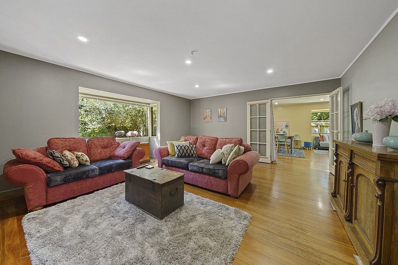 1/57 Marine Parade, Eastbourne, Lower Hutt - Carousel 1