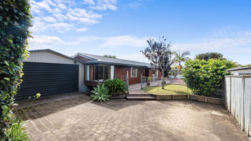 171 Gills Road, Half Moon Bay, Auckland - Carousel 1