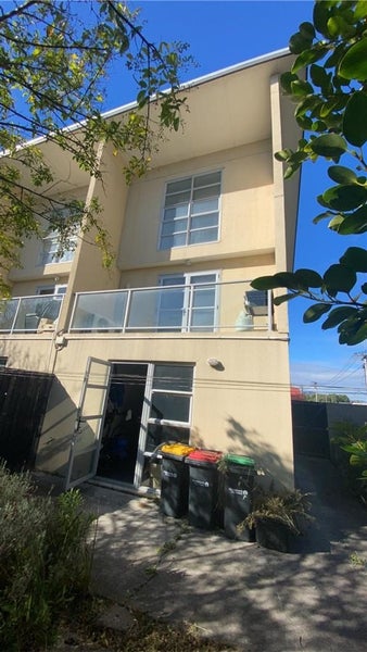 1/440 Barbadoes Street, Edgeware, Christchurch - Carousel 1