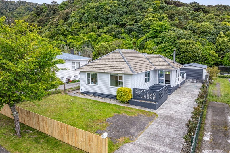 52 Lees Grove, Wainuiomata, Lower Hutt - Carousel 1
