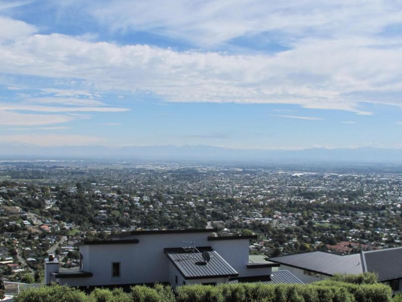 9 Pennine Way, Huntsbury, Christchurch - Carousel 1