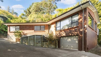 63 Tilbury Street, Fairfield, Lower Hutt - Carousel 1