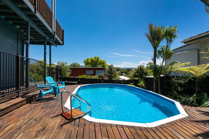 7 Seabar Place, Glen Eden, Auckland - Carousel 2