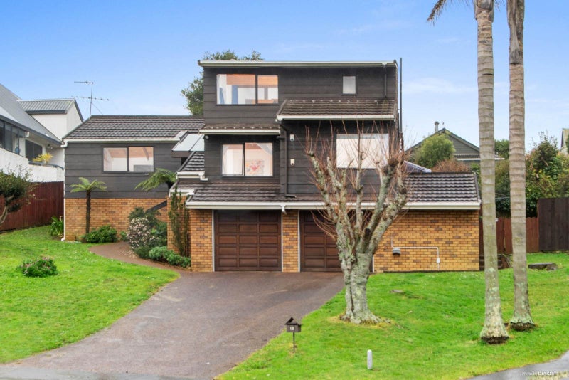 12 Tilia Place, Totara Heights, Auckland - Carousel 1