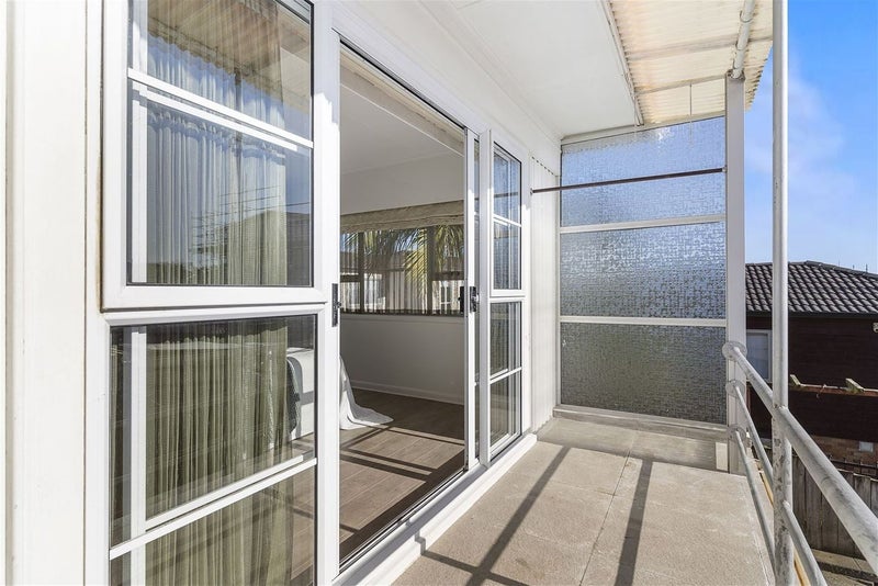 13 Hayr Road, Three Kings, Auckland - Carousel 2