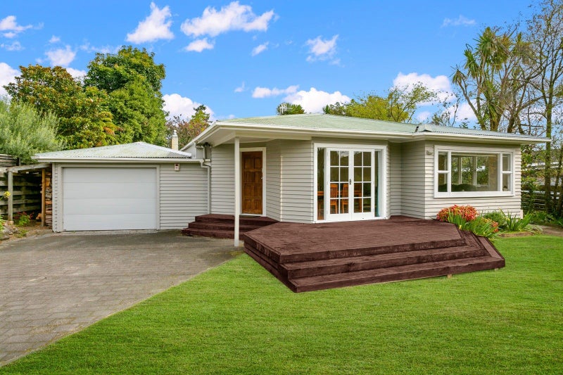 2/21 Chesham Avenue, Waipahihi, Taupo - Carousel 1