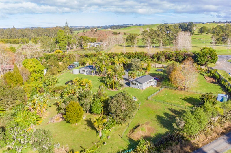 2A Lemon Grove, Kerikeri - Carousel 1