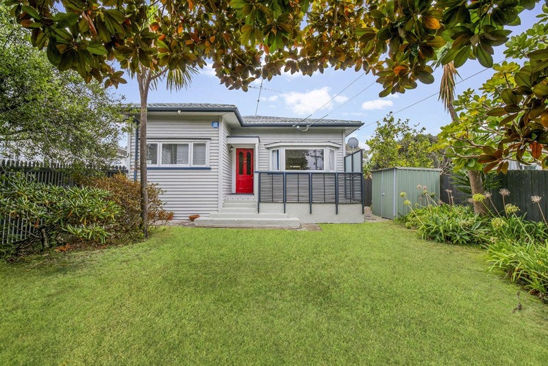 18 Rangipawa Road, One Tree Hill, Auckland - Carousel 2