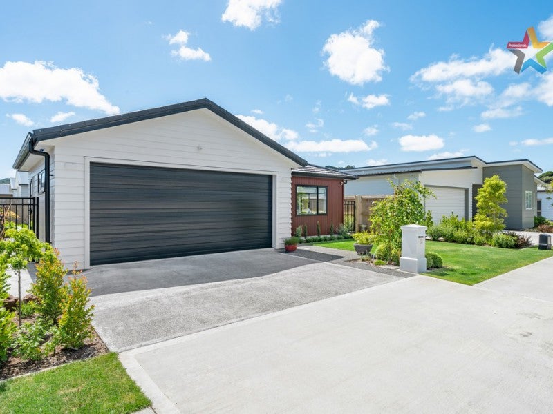 12 Grovedale Square, Wainuiomata, Lower Hutt - Carousel 24